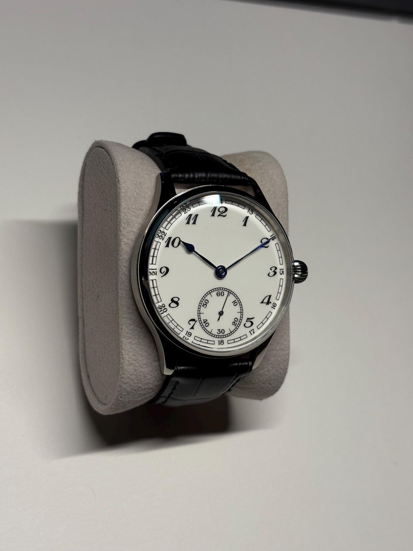 44mm Gentleman's Dress Watch — Hand Winding, Display Caseback