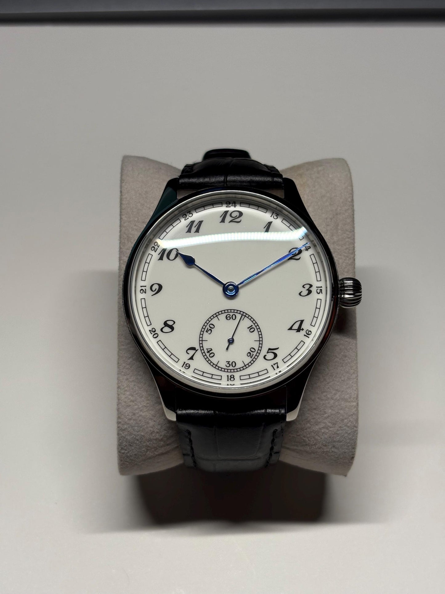 44mm Gentleman's Dress Watch — Hand Winding, Display Caseback