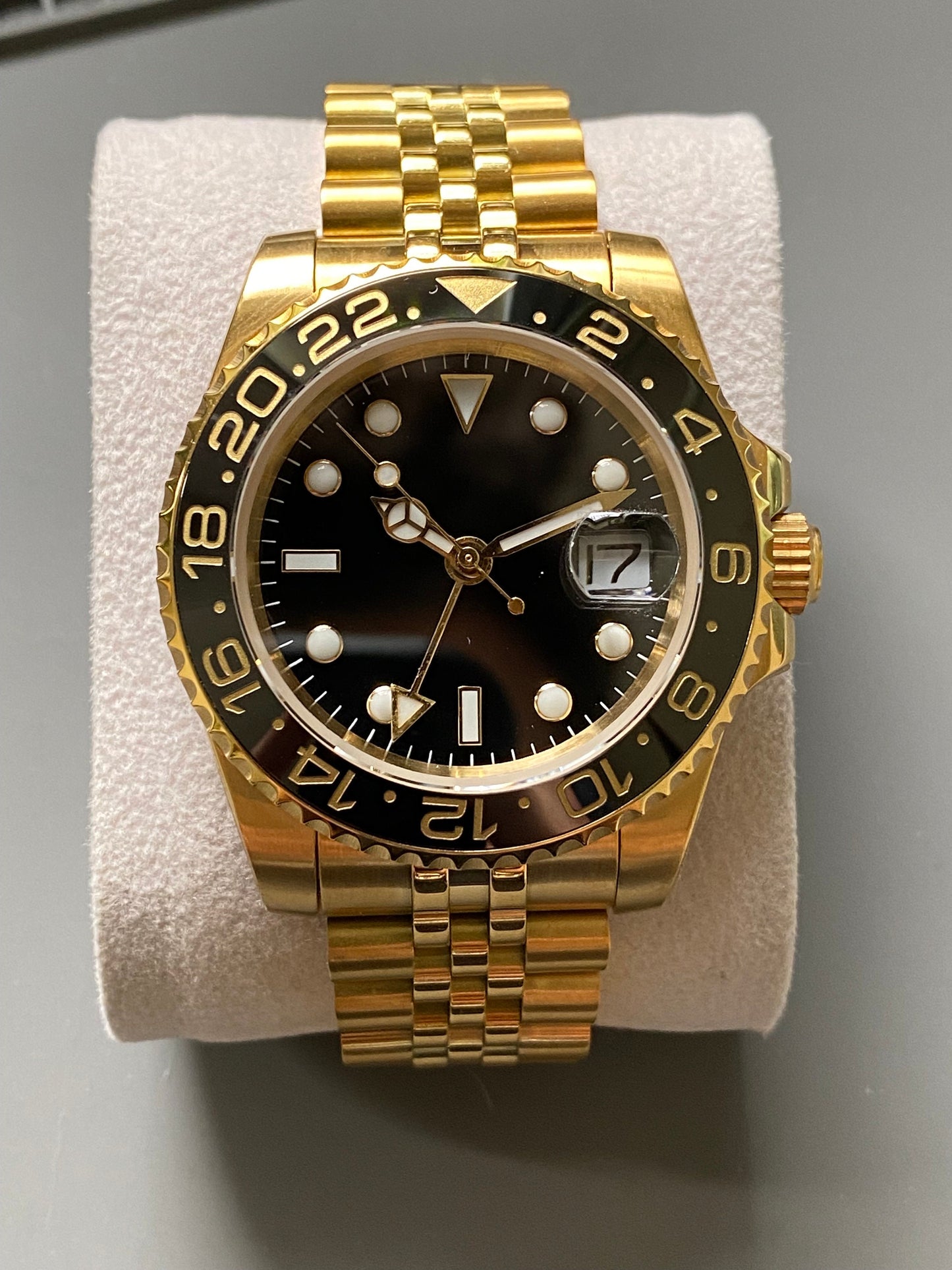 GMT 40mm — Gold Case, Blue Lume Dial, Ceramic Bezel