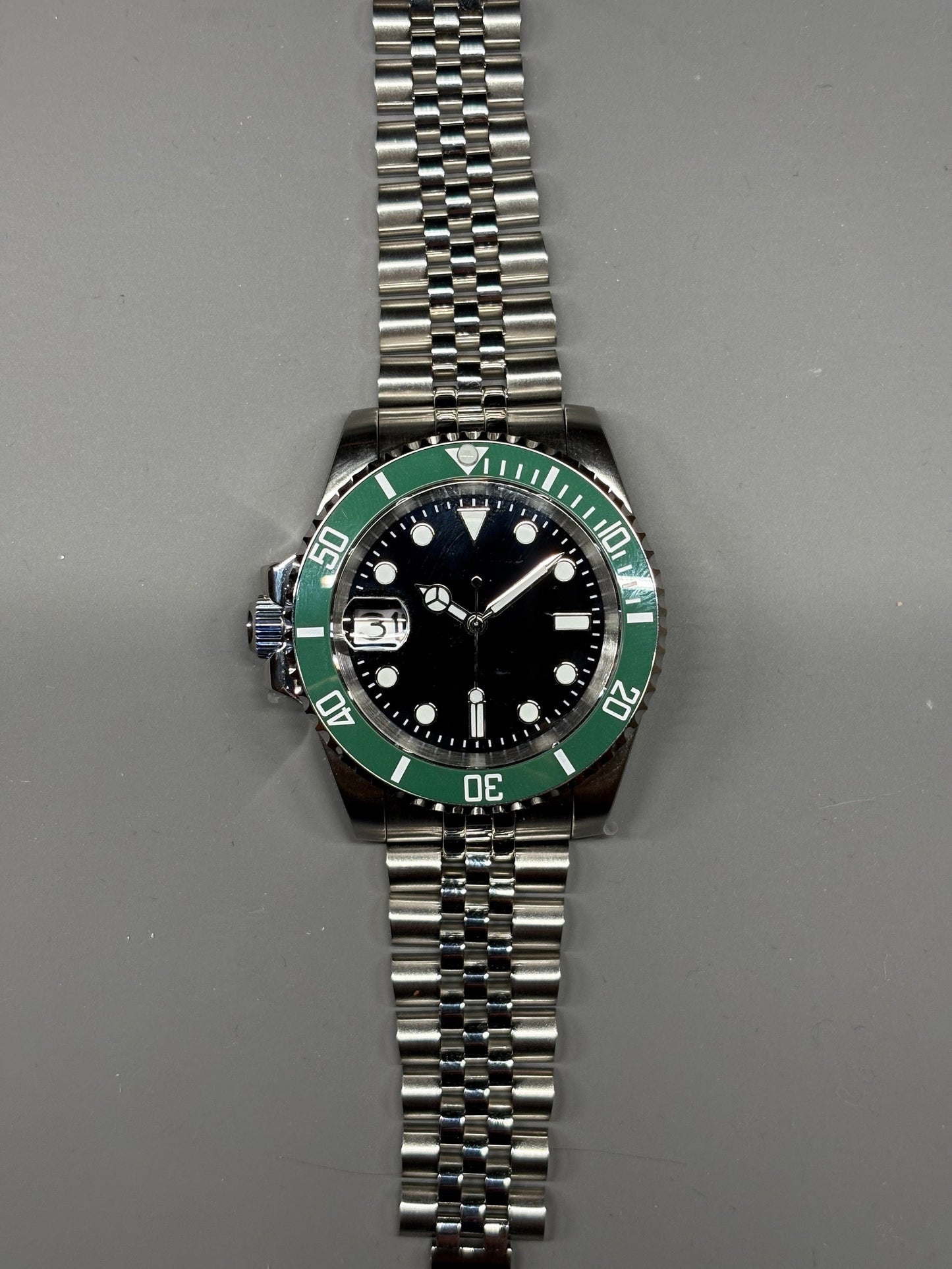 Diver 40mm — Left-Hand Crown, Green & Black Ceramic Bezel