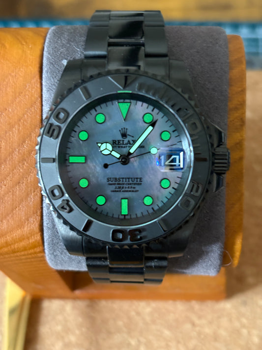 RELAX 40mm — Black PVD Mother of Pearl Dial