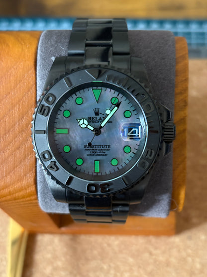RELAX 40mm — Black PVD Mother of Pearl Dial