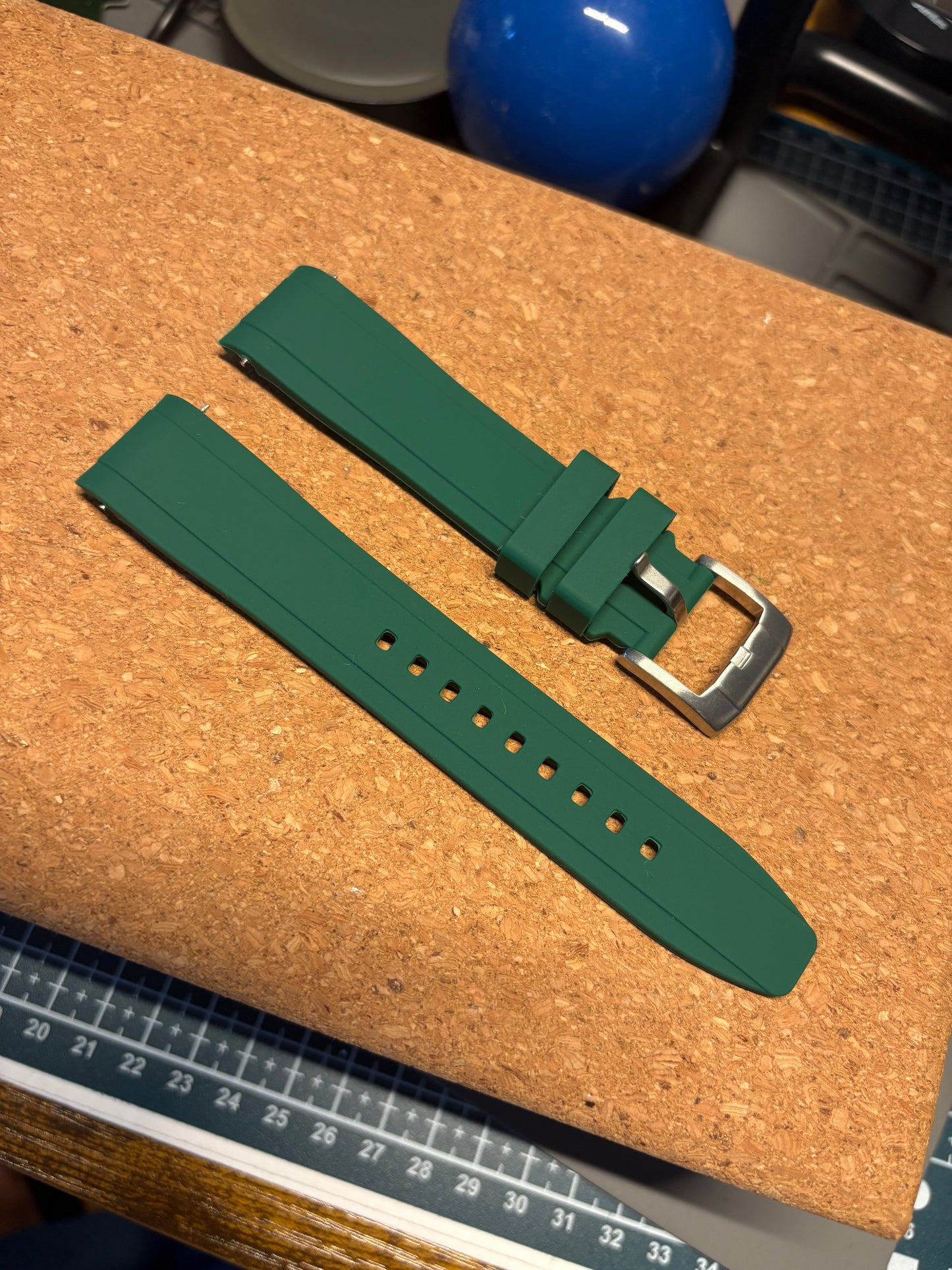 20mm silicone pin & buckle strap