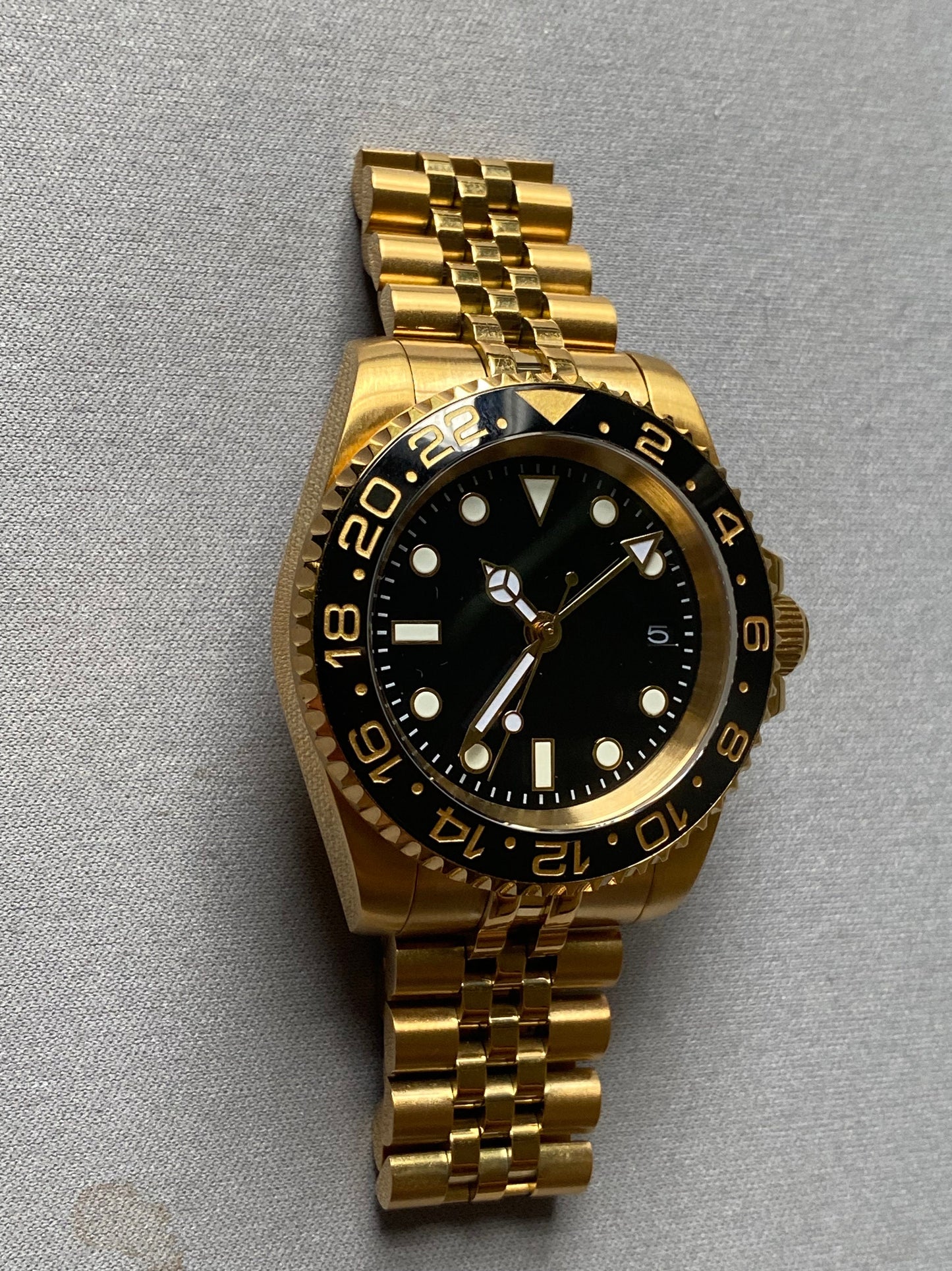 GMT 40mm - Gold Brick - Sub Divemaster - Automatic NH34a Homage - Ceramic Bezel Blue Lume dial - No Cylopse - Black date wheel