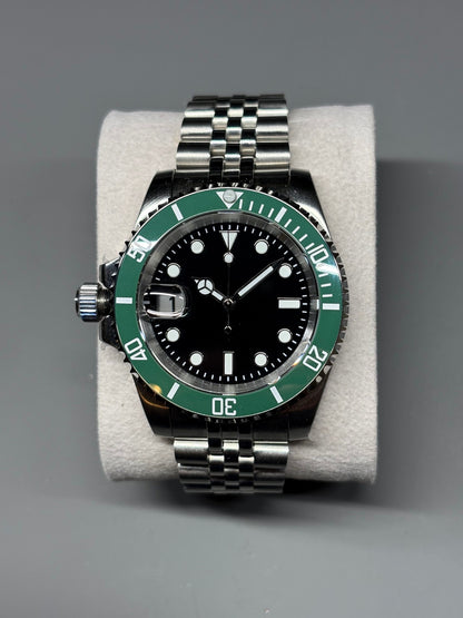 Diver 40mm — Left-Hand Crown, Green & Black Ceramic Bezel