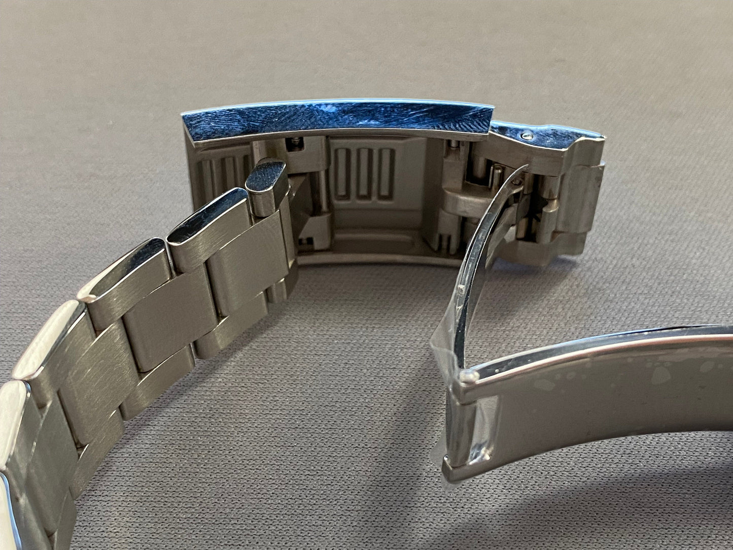 Diver 40mm — Black & blue Ceramic Bezel